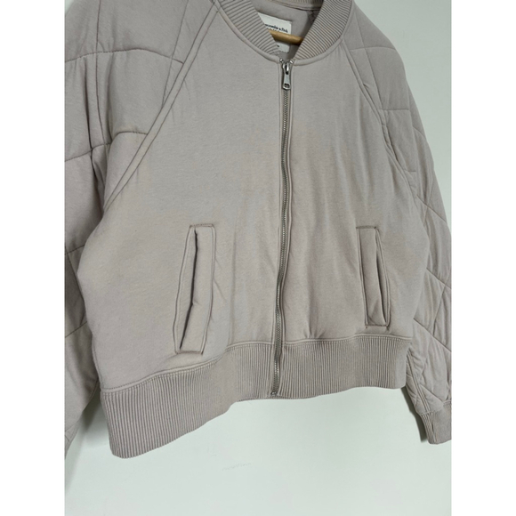 Abercrombie & Fitch Quilted Bomber Jacket Soft AF Casual Layer Cozy Warm Cropped - Picture 2 of 8